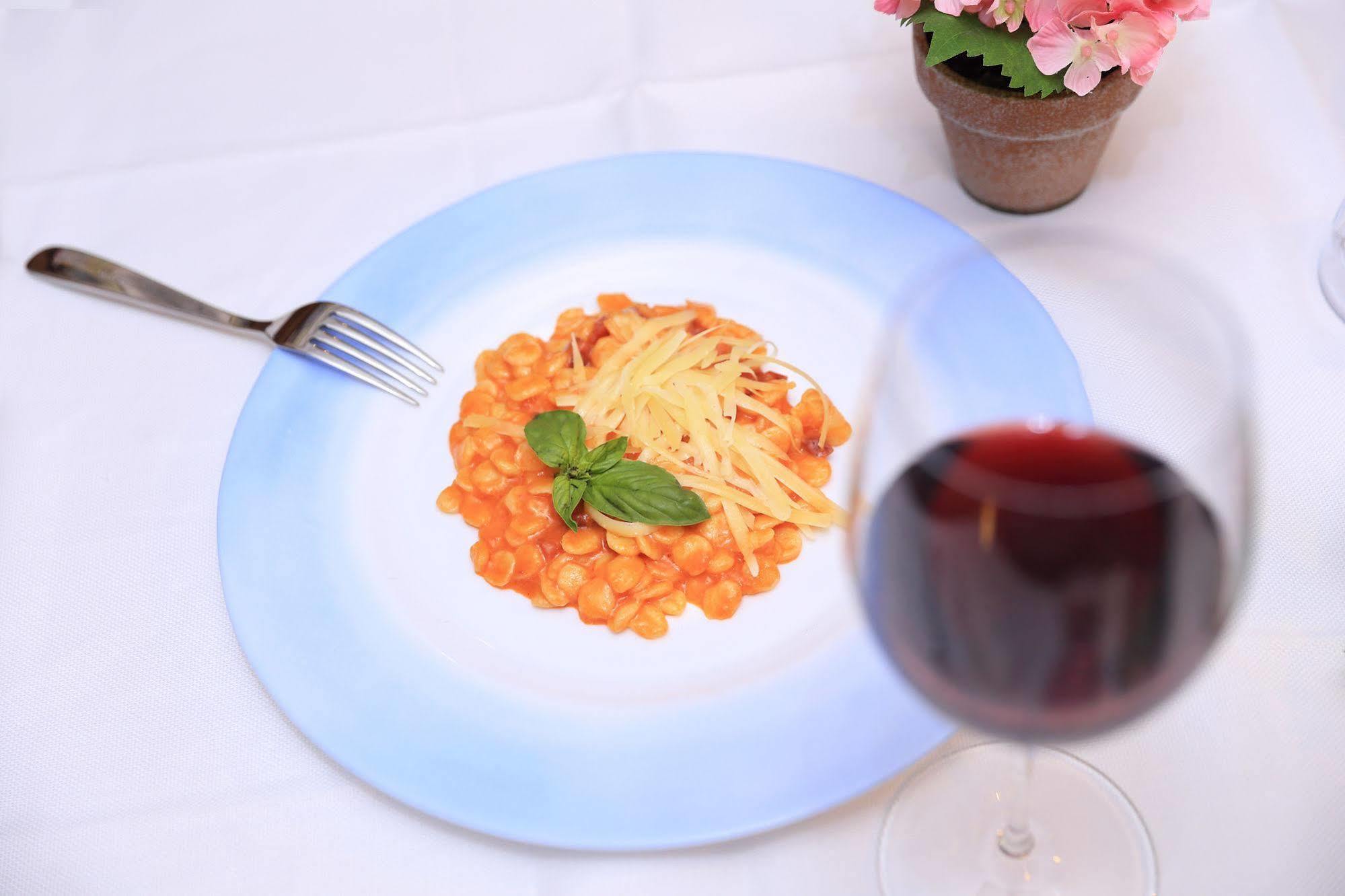 Hotel Ristorante S'Astore Benetutti Eksteriør billede